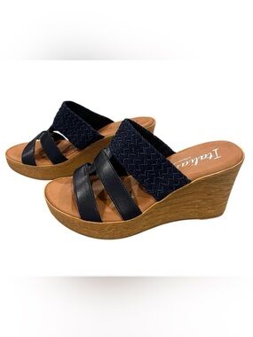 NWOT Italiana Mandii wedge women’s 7 slip on navy blue sandals